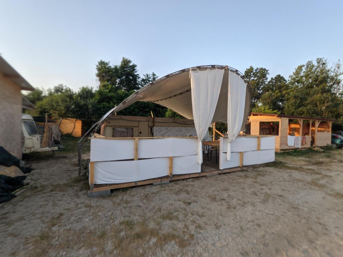 Sea Caravan On The Beach Kiten  Exterior photo